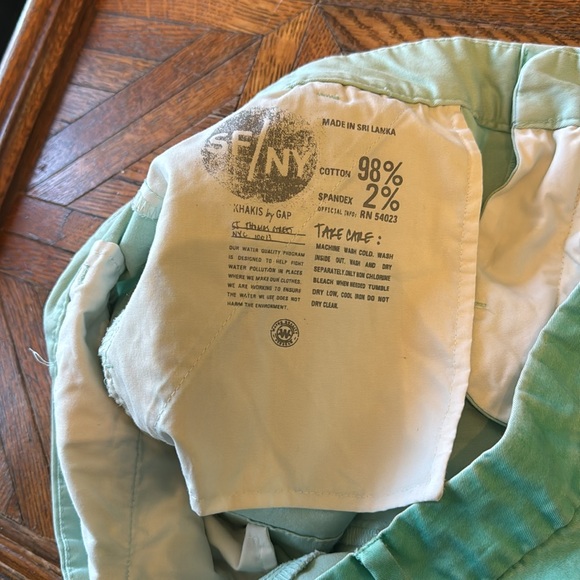 GAP ombré khaki shorts - Picture 7 of 15